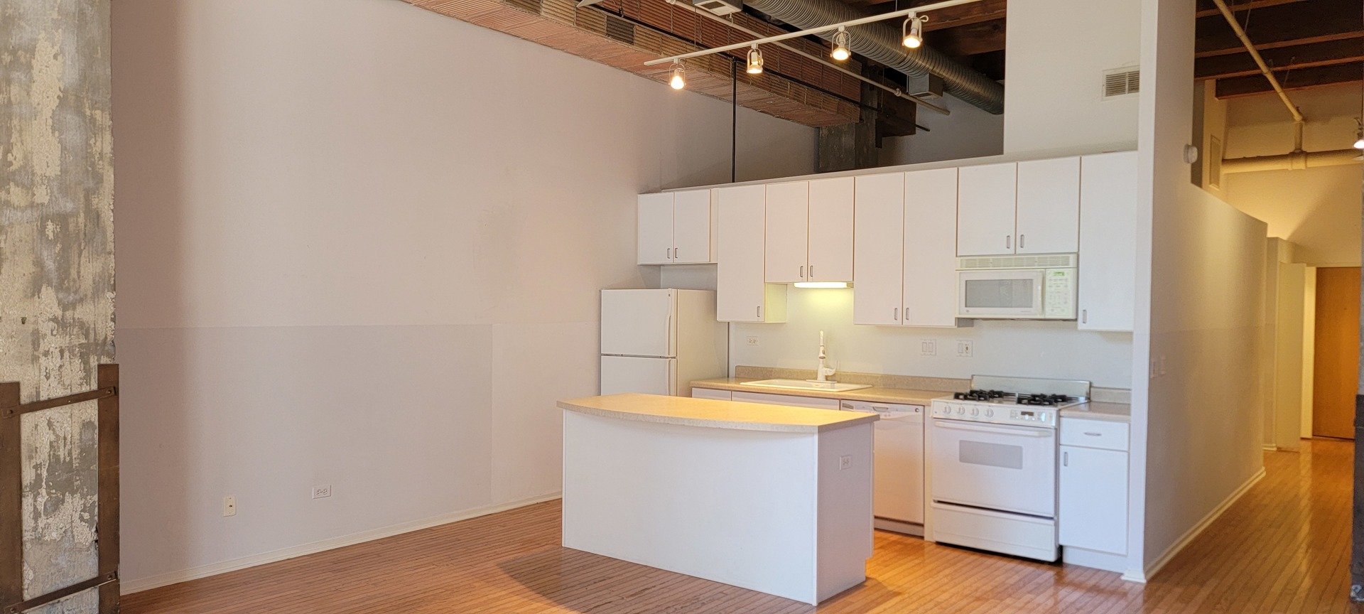 360 W Illinois Street 205