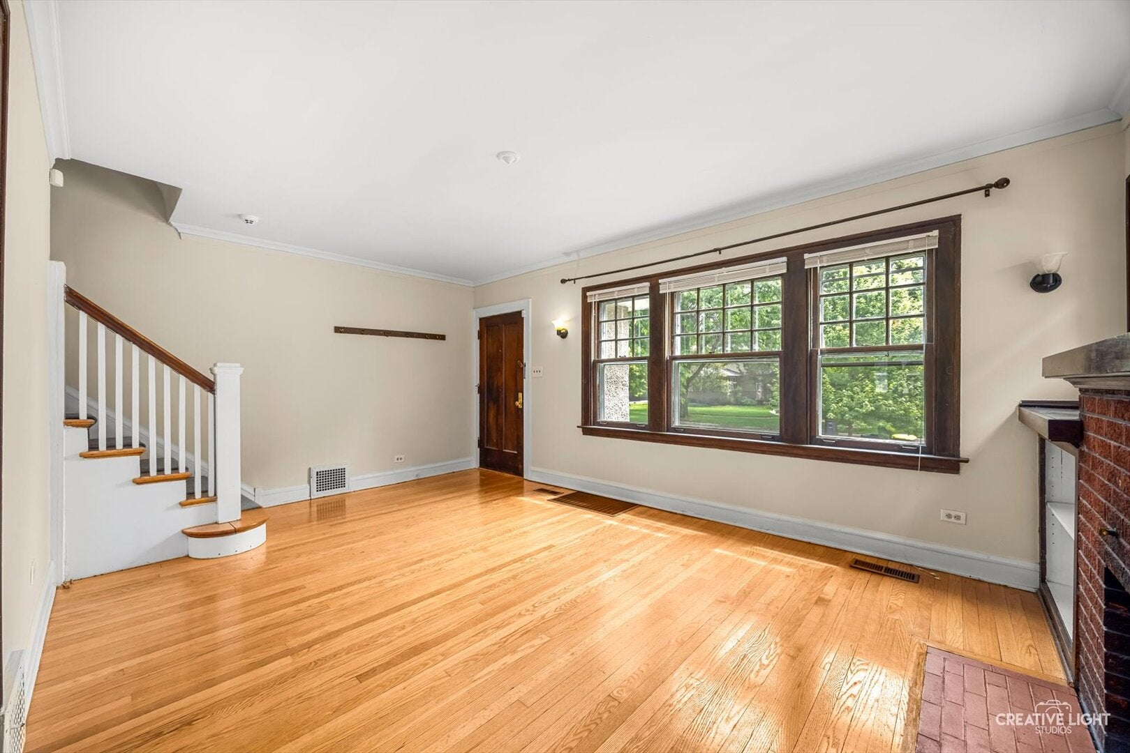 44 N Spring Avenue