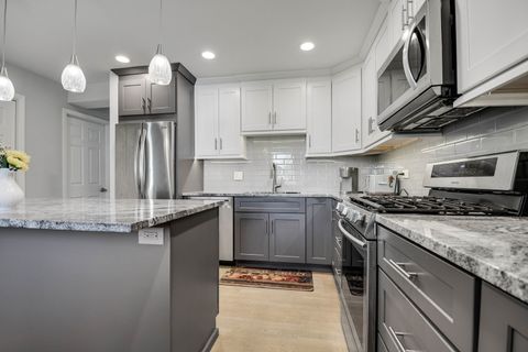 Tiny photo for 6914 Richmond Avenue, Darien, IL 60561 (MLS # 12601084)