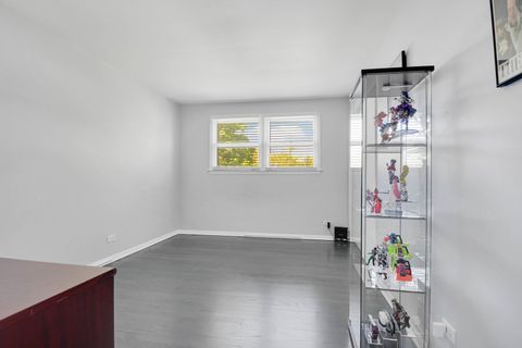 Tiny photo for 6914 Richmond Avenue, Darien, IL 60561 (MLS # 12601084)