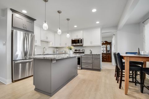 Tiny photo for 6914 Richmond Avenue, Darien, IL 60561 (MLS # 12601084)