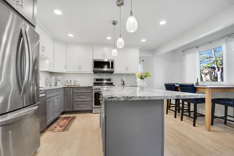 Tiny photo for 6914 Richmond Avenue, Darien, IL 60561 (MLS # 12601084)