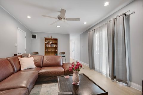 Tiny photo for 6914 Richmond Avenue, Darien, IL 60561 (MLS # 12601084)