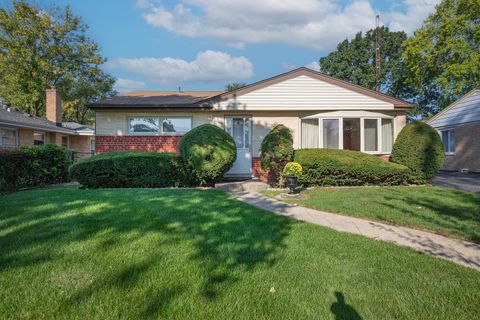 Tiny photo for 8206 N Octavia Avenue, Niles, IL 60714 (MLS # 12440679)