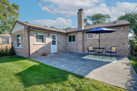 Tiny photo for 8206 N Octavia Avenue, Niles, IL 60714 (MLS # 12440679)
