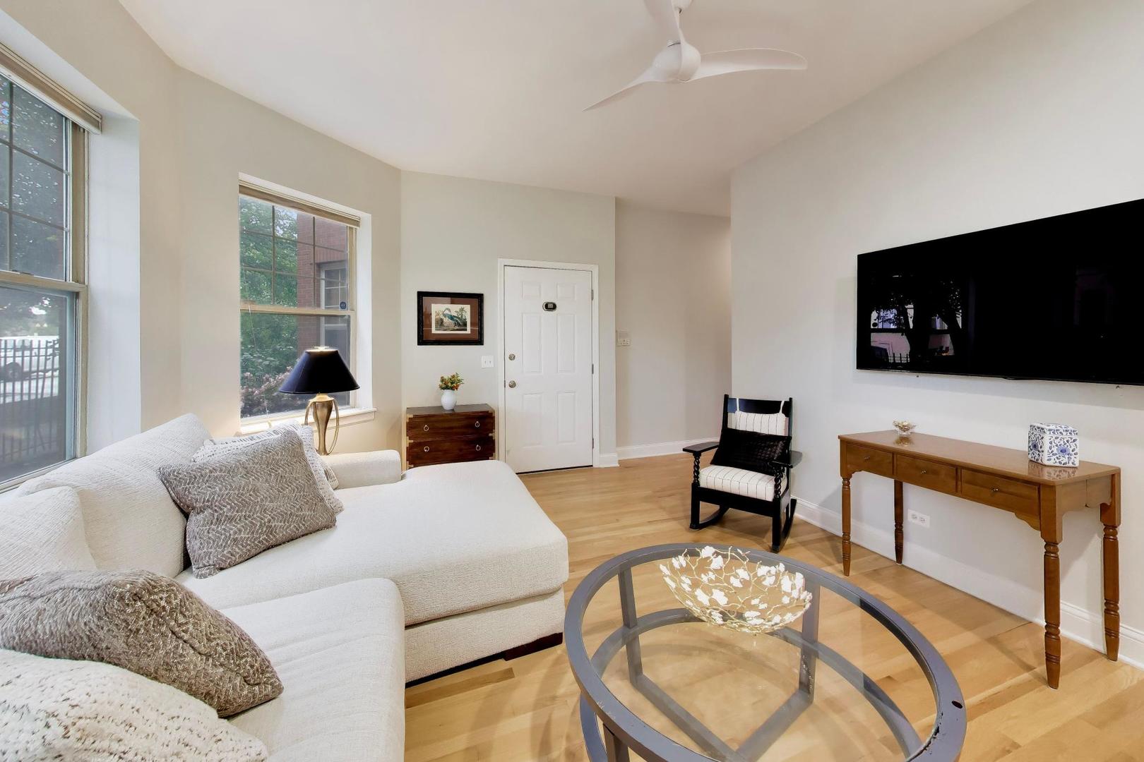 4018 N Mozart Street 1N