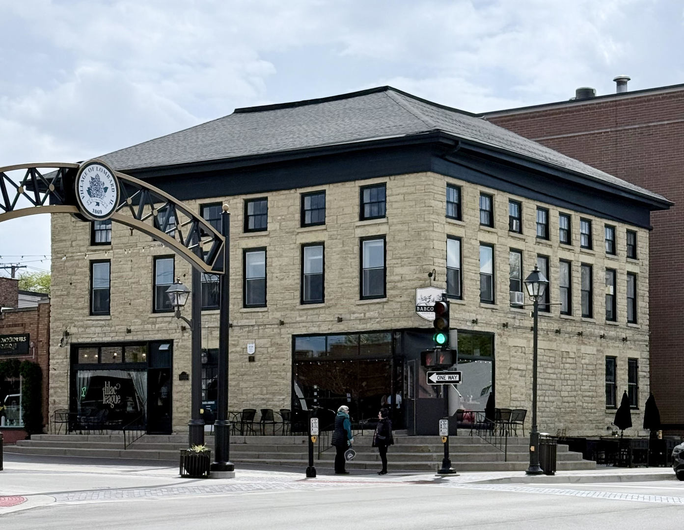 2 Park Ave, Lombard, IL 60148-2535