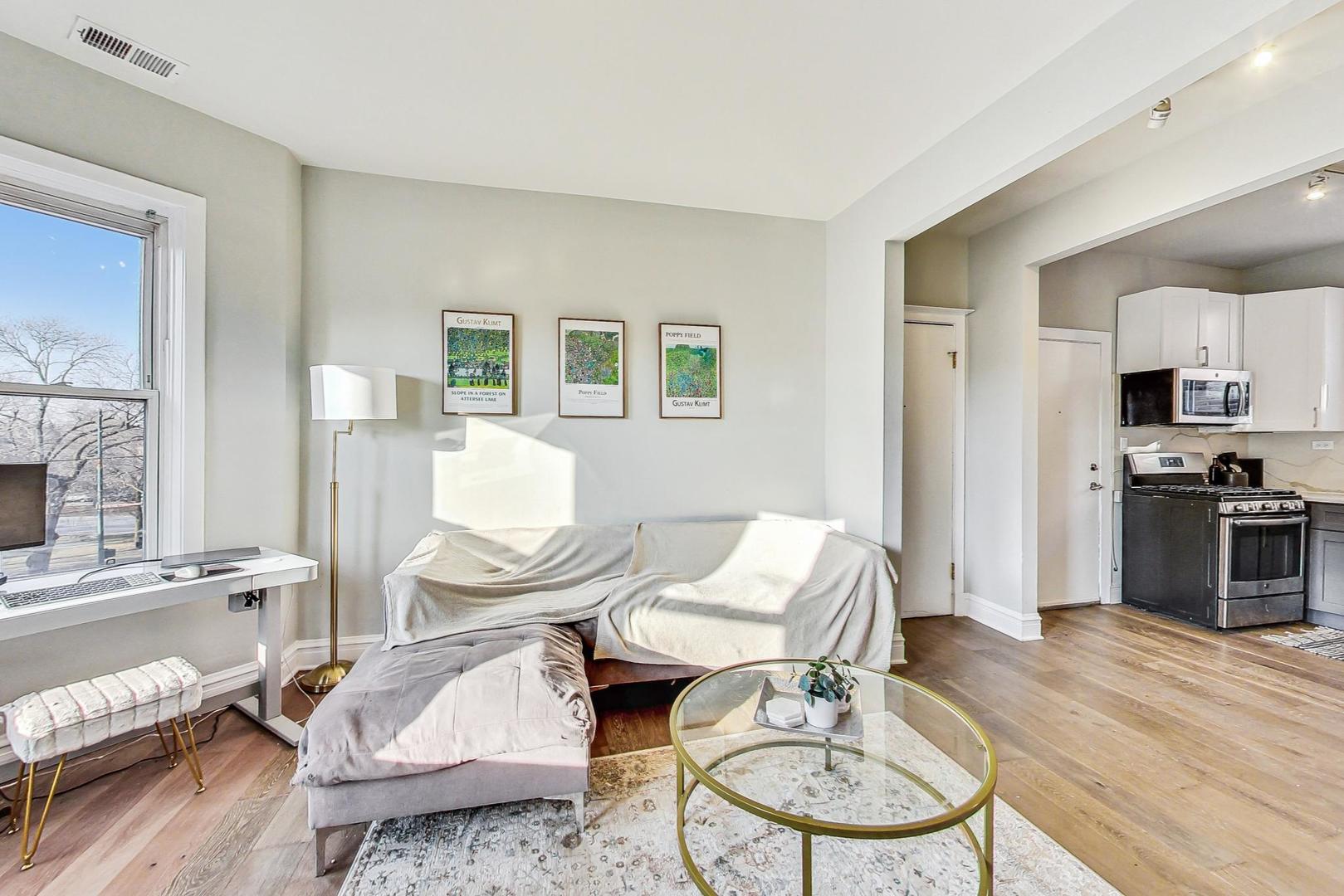 2541 N California Avenue 3