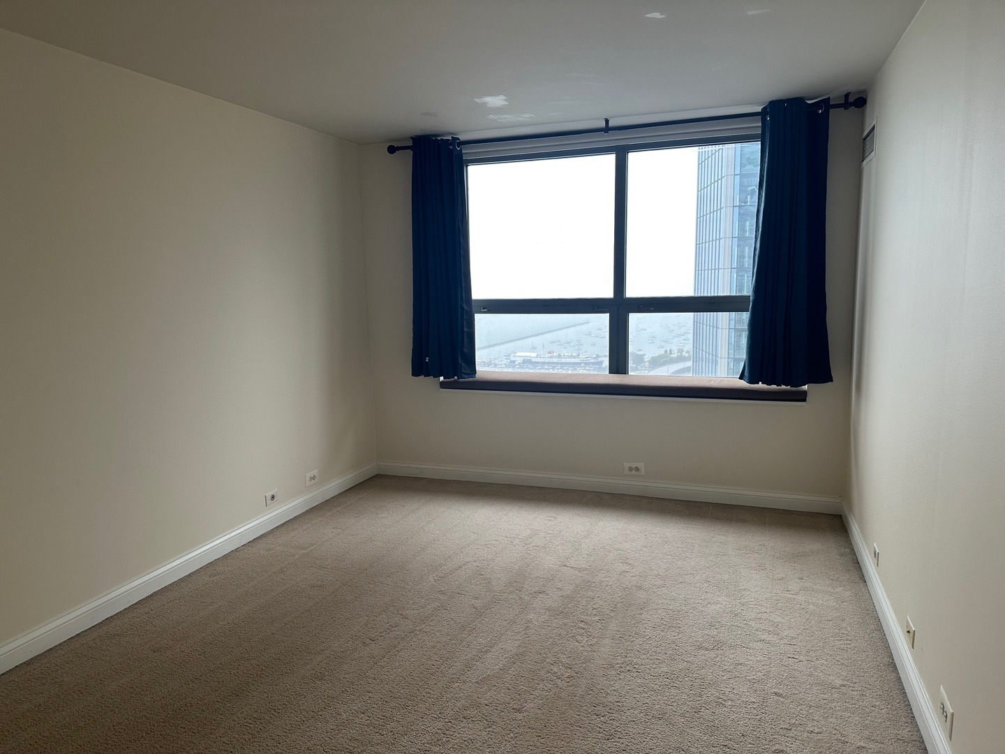 Chicago, Illinois 60611, United States, 1 Bedroom Bedrooms, ,1 BathroomBathrooms,Residential,Active,195562