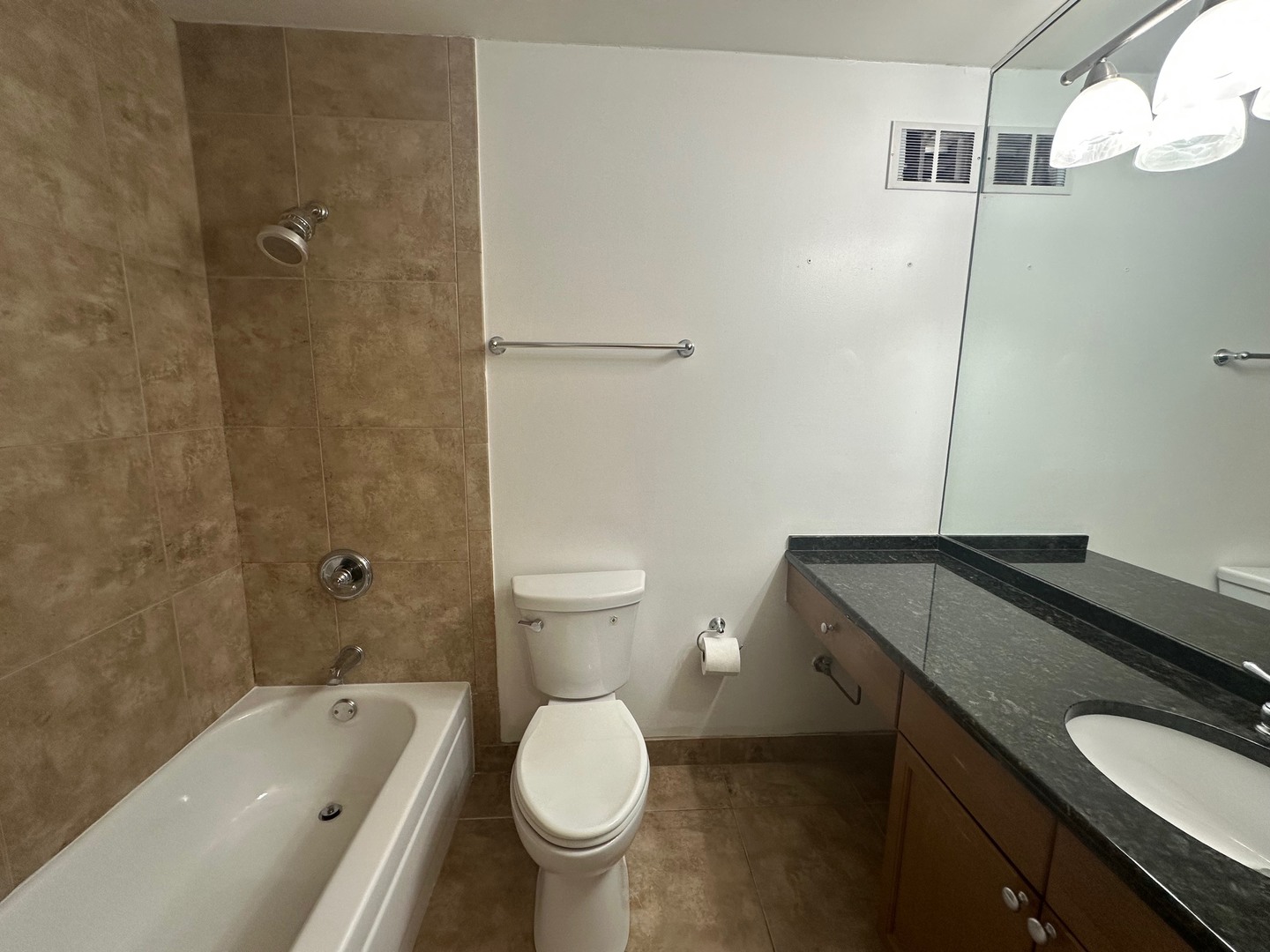 Chicago, Illinois 60611, United States, 1 Bedroom Bedrooms, ,1 BathroomBathrooms,Residential,Active,195562