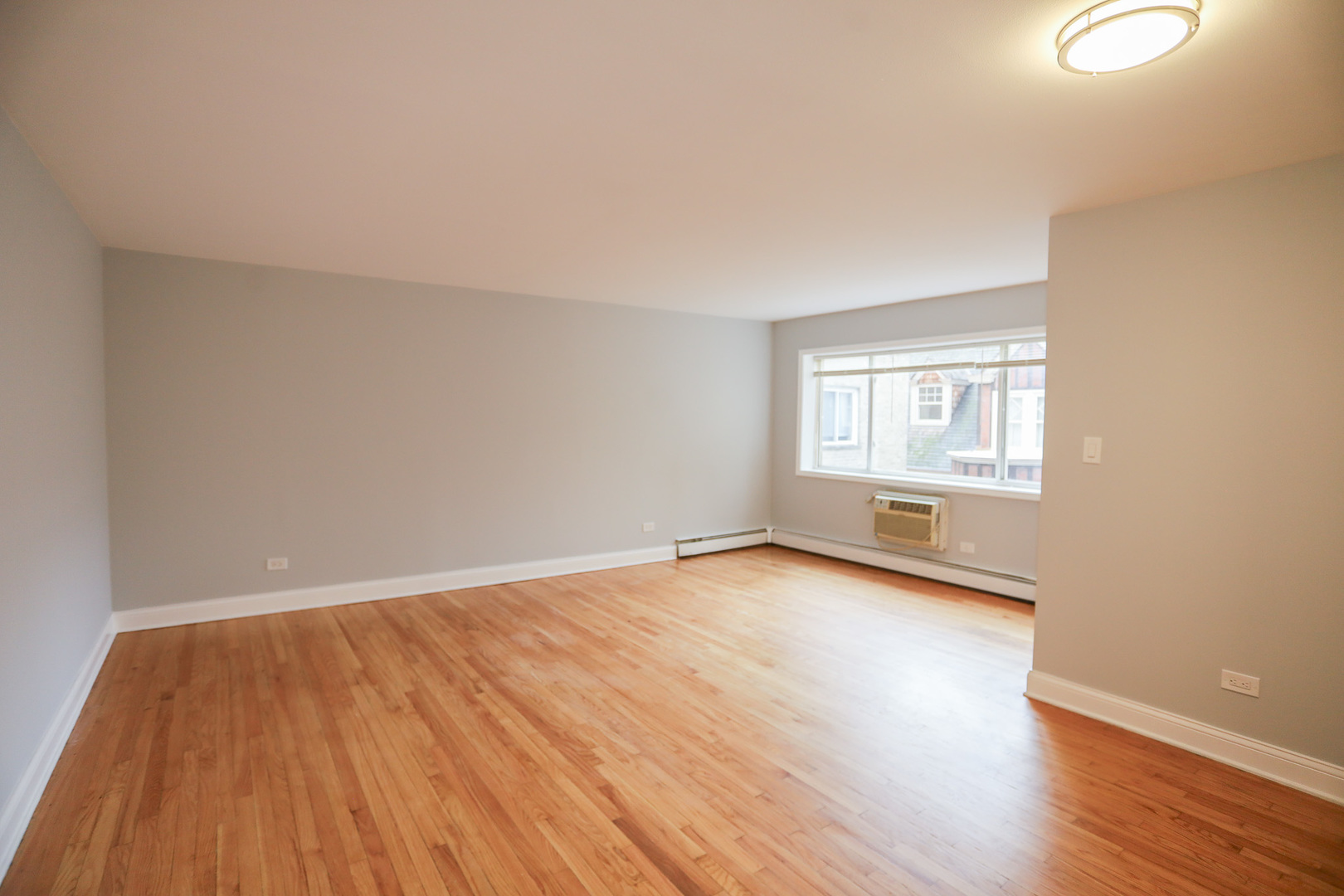 6110 N KENMORE Avenue 408