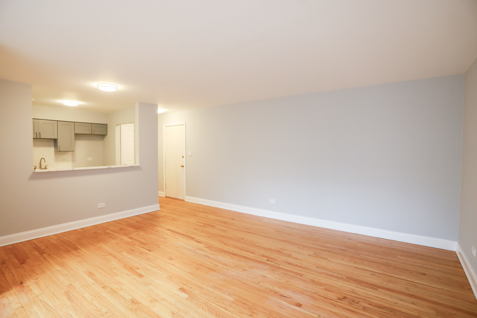 6110 N KENMORE Avenue 408