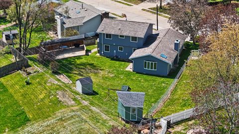 Tiny photo for 2604 E 34th Street Court, Davenport, IA 52807 (MLS # 12627160)