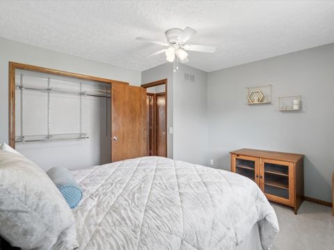 Tiny photo for 2604 E 34th Street Court, Davenport, IA 52807 (MLS # 12627160)