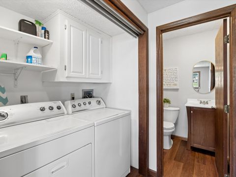 Tiny photo for 2604 E 34th Street Court, Davenport, IA 52807 (MLS # 12627160)