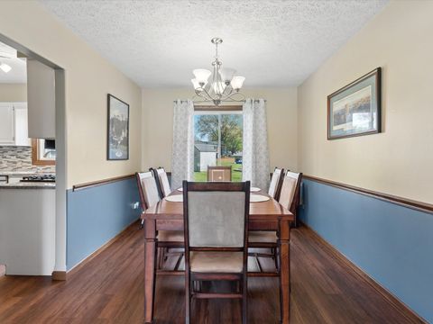 Tiny photo for 2604 E 34th Street Court, Davenport, IA 52807 (MLS # 12627160)