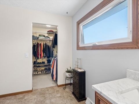 Tiny photo for 2604 E 34th Street Court, Davenport, IA 52807 (MLS # 12627160)