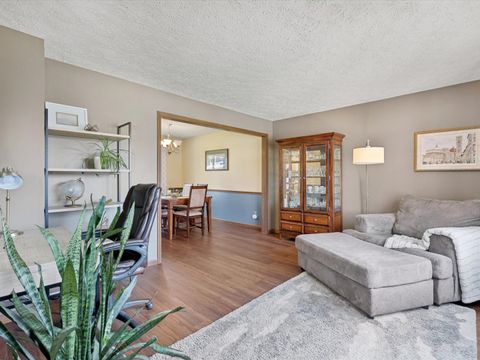 Tiny photo for 2604 E 34th Street Court, Davenport, IA 52807 (MLS # 12627160)