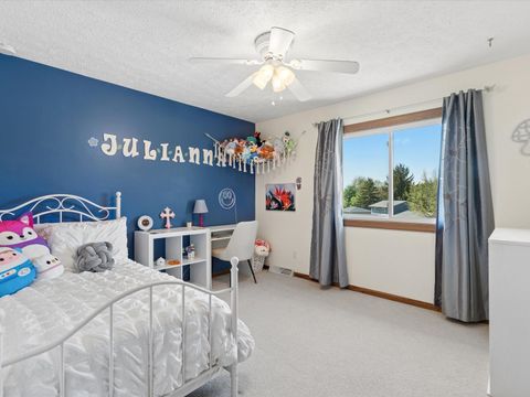 Tiny photo for 2604 E 34th Street Court, Davenport, IA 52807 (MLS # 12627160)