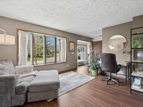 Tiny photo for 2604 E 34th Street Court, Davenport, IA 52807 (MLS # 12627160)