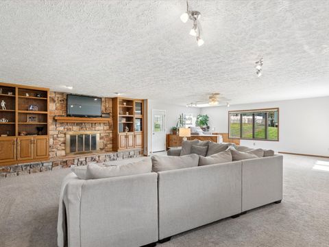 Tiny photo for 2604 E 34th Street Court, Davenport, IA 52807 (MLS # 12627160)