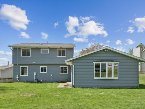 Tiny photo for 2604 E 34th Street Court, Davenport, IA 52807 (MLS # 12627160)