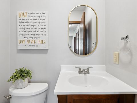 Tiny photo for 2604 E 34th Street Court, Davenport, IA 52807 (MLS # 12627160)