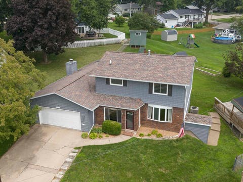 Tiny photo for 2604 E 34th Street Court, Davenport, IA 52807 (MLS # 12627160)