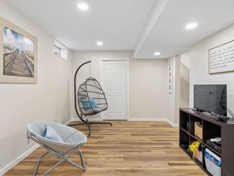 Tiny photo for 2604 E 34th Street Court, Davenport, IA 52807 (MLS # 12627160)