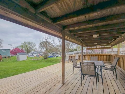 Tiny photo for 2604 E 34th Street Court, Davenport, IA 52807 (MLS # 12627160)