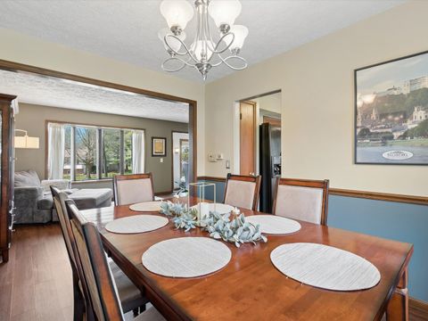 Tiny photo for 2604 E 34th Street Court, Davenport, IA 52807 (MLS # 12627160)