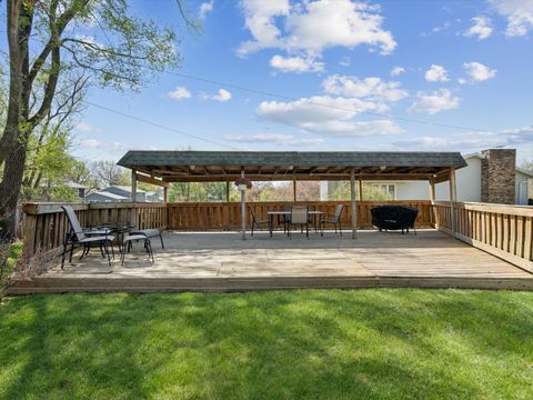 Tiny photo for 2604 E 34th Street Court, Davenport, IA 52807 (MLS # 12627160)