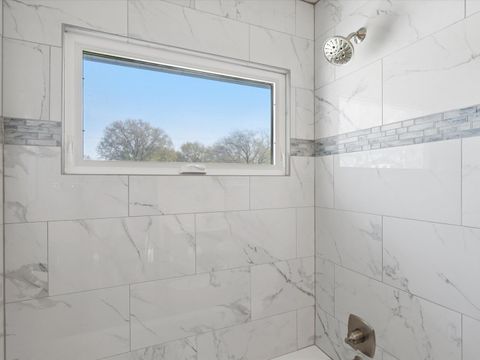 Tiny photo for 2604 E 34th Street Court, Davenport, IA 52807 (MLS # 12627160)