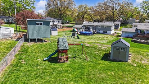 Tiny photo for 2604 E 34th Street Court, Davenport, IA 52807 (MLS # 12627160)