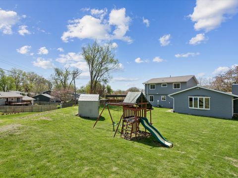 Tiny photo for 2604 E 34th Street Court, Davenport, IA 52807 (MLS # 12627160)