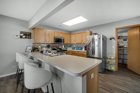 Tiny photo for 1653 Victoria Park Circle, Aurora, IL 60504 (MLS # 12519652)