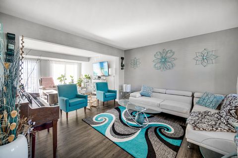 Tiny photo for 1653 Victoria Park Circle, Aurora, IL 60504 (MLS # 12519652)