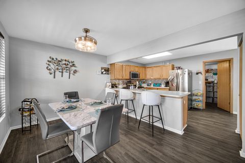 Tiny photo for 1653 Victoria Park Circle, Aurora, IL 60504 (MLS # 12519652)