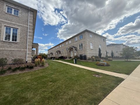 Tiny photo for 183 N EAST RIVER Road #C1, Des Plaines, IL 60016 (MLS # 12516966)