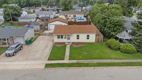 Photo of 401 Kenyon Avenue, Romeoville, IL 60446 (MLS # 12687414)