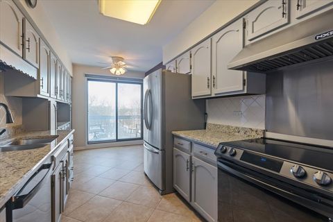 Tiny photo for 7710 Dempster St #404, Morton Grove, IL 60053 (MLS # 12547308)