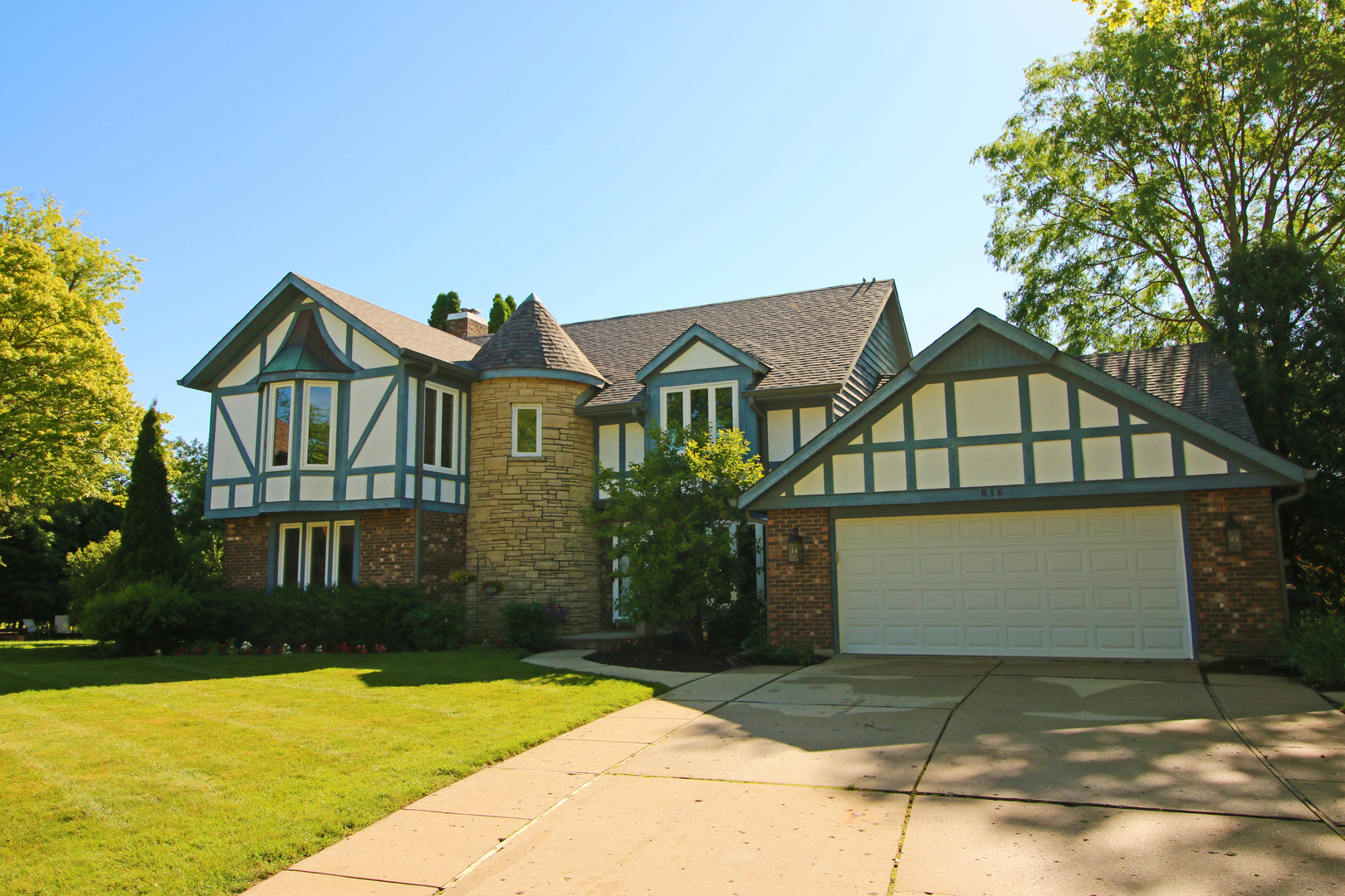 816 Paddock Lane