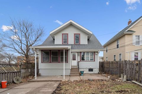 Tiny photo for 1757 W 17th Street, Davenport, IA 52804 (MLS # 100000619)