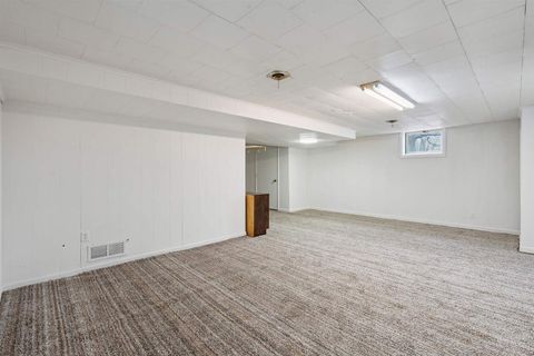 Tiny photo for 1757 W 17th Street, Davenport, IA 52804 (MLS # 100000619)