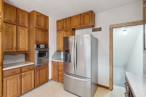 Tiny photo for 1757 W 17th Street, Davenport, IA 52804 (MLS # 100000619)