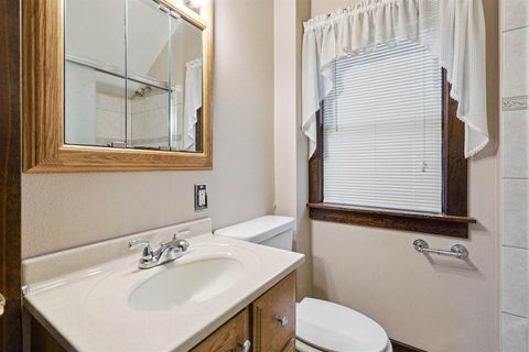 Tiny photo for 1757 W 17th Street, Davenport, IA 52804 (MLS # 100000619)