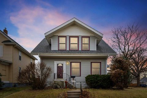 Photo of 1757 W 17th Street, Davenport, IA 52804 (MLS # 100000619)