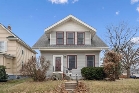 Tiny photo for 1757 W 17th Street, Davenport, IA 52804 (MLS # 100000619)
