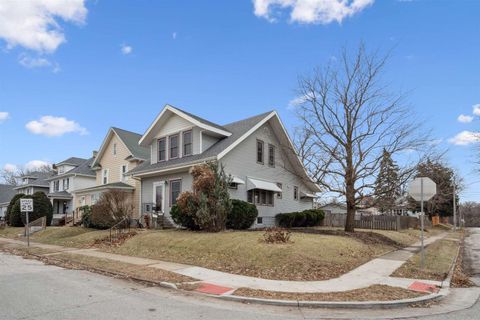 Tiny photo for 1757 W 17th Street, Davenport, IA 52804 (MLS # 100000619)