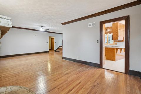 Tiny photo for 1757 W 17th Street, Davenport, IA 52804 (MLS # 100000619)